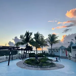 Beautiful Just Steps Away From The Beach! George Town